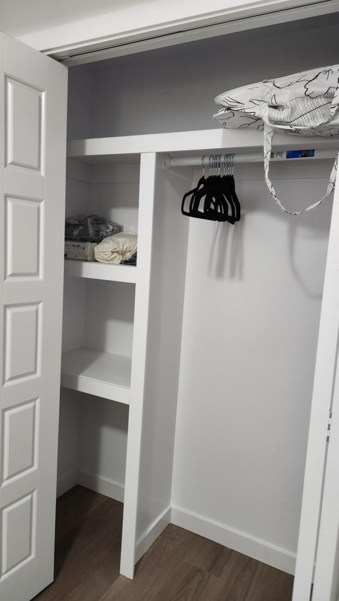 Modern 2 Bedroom Basement Suite At West Едмънтън Екстериор снимка