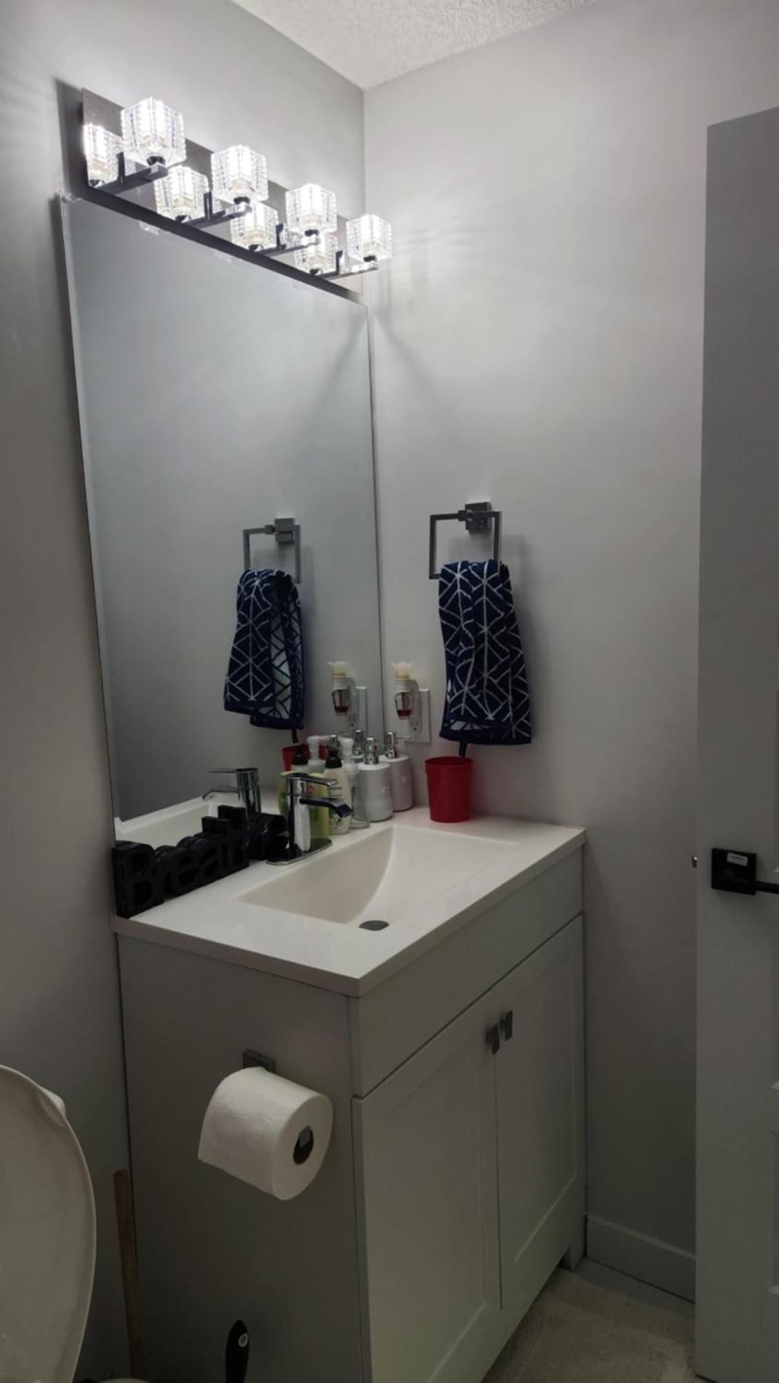 Modern 2 Bedroom Basement Suite At West Едмънтън Екстериор снимка